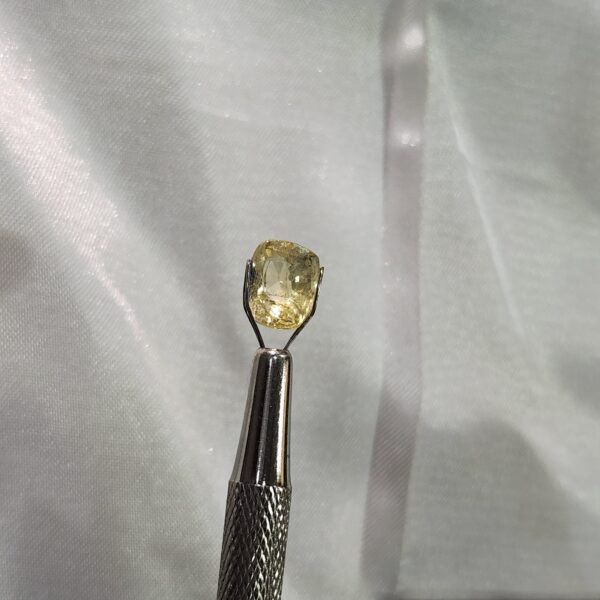 YELLOW SAPPHIRE-5CT